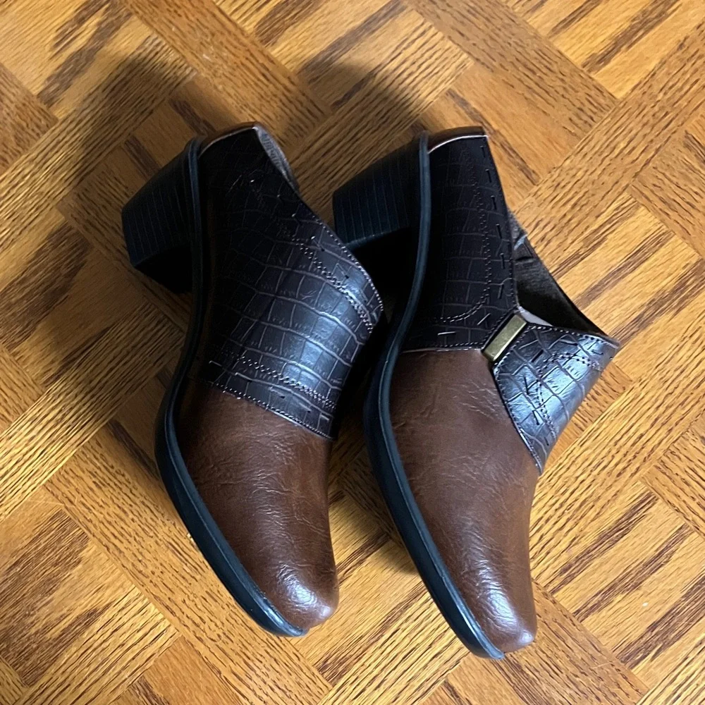 Easy Street Comfort Waves Shoes - Picture 4 of 7